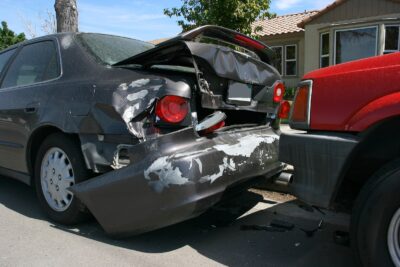 Fatal Crash Leaves 2 Dead and 5 Wounded